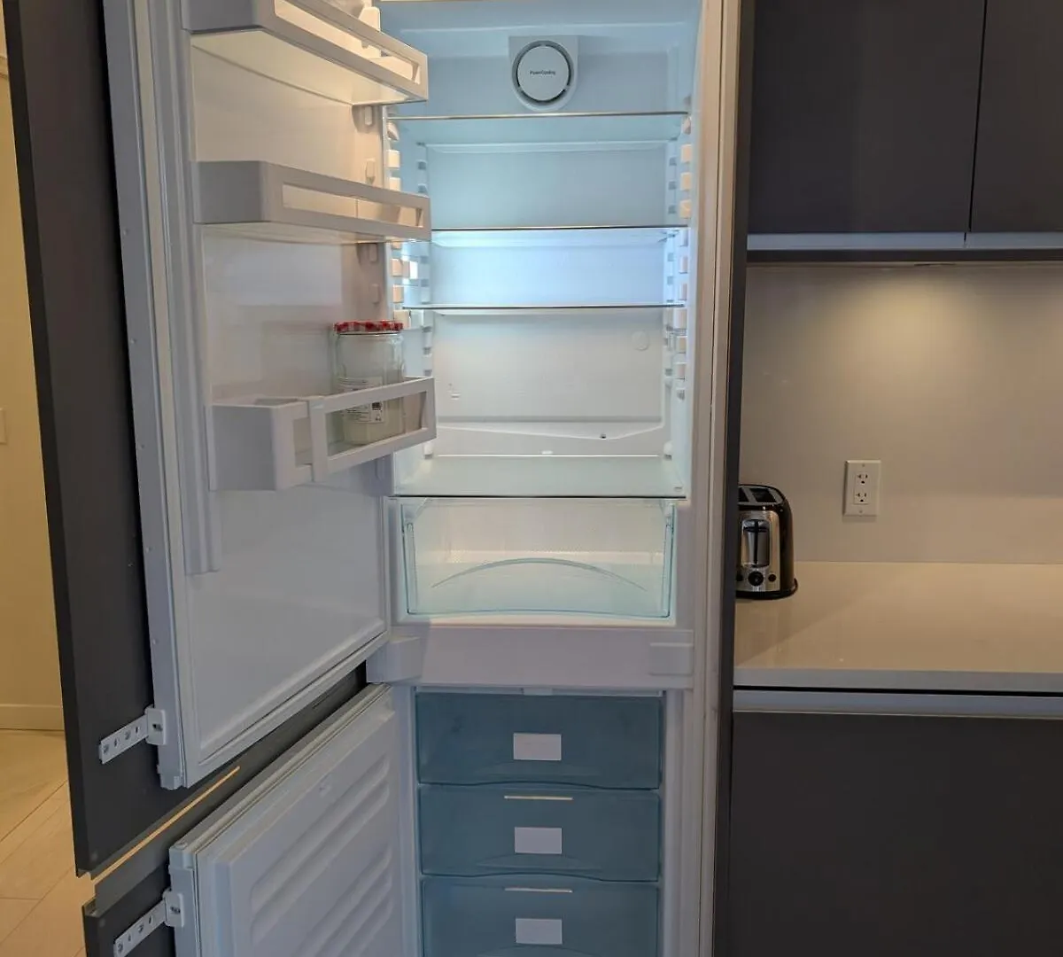 Modern 2 Bedroom Condo With Ac In Olympic Village Vancouver 0*,  Canada