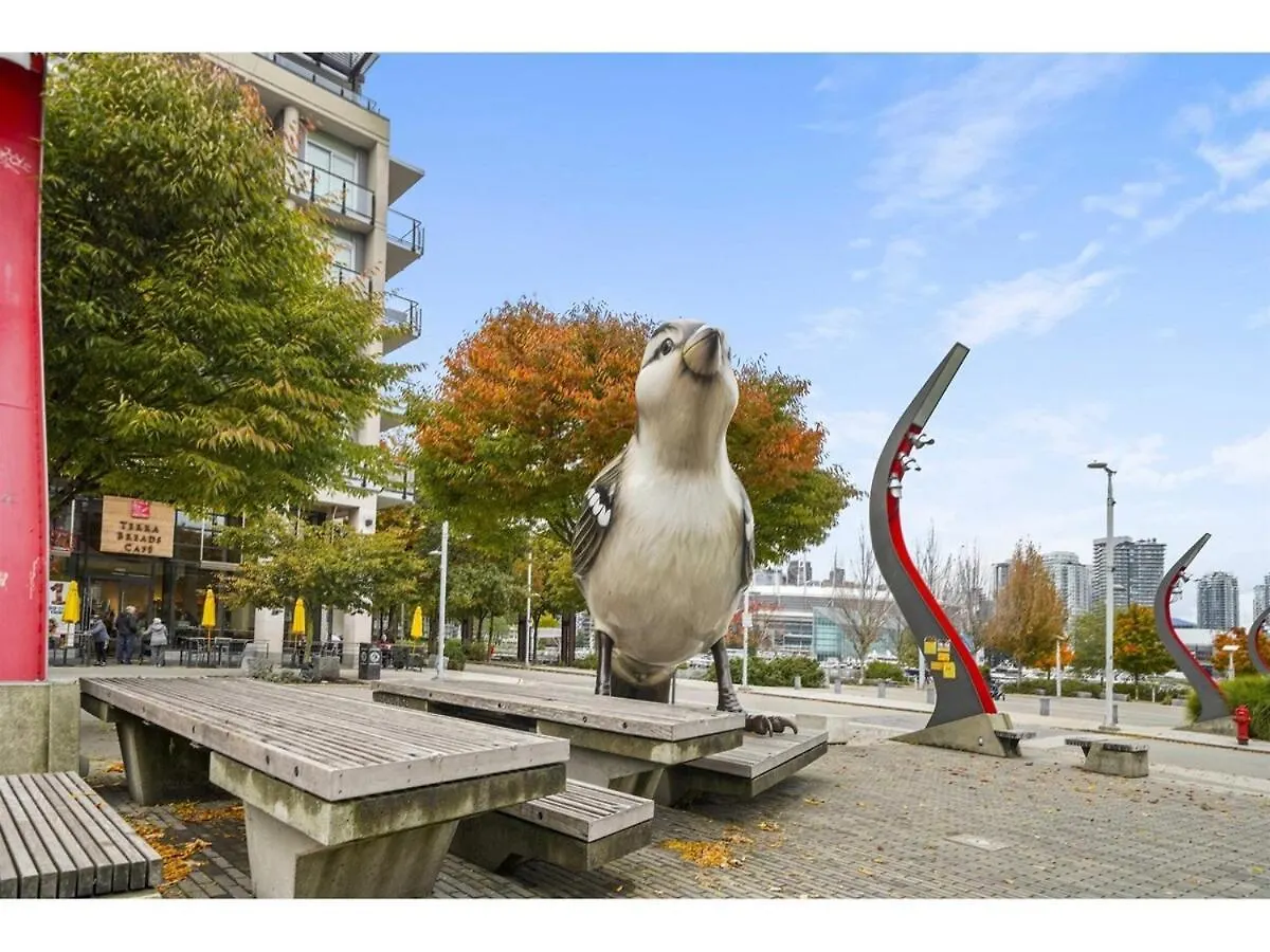 Modern 2 Bedroom Condo With Ac In Olympic Village Vancouver