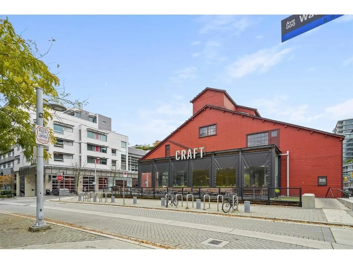 Modern 2 Bedroom Condo With Ac In Olympic Village Vancouver Apartment