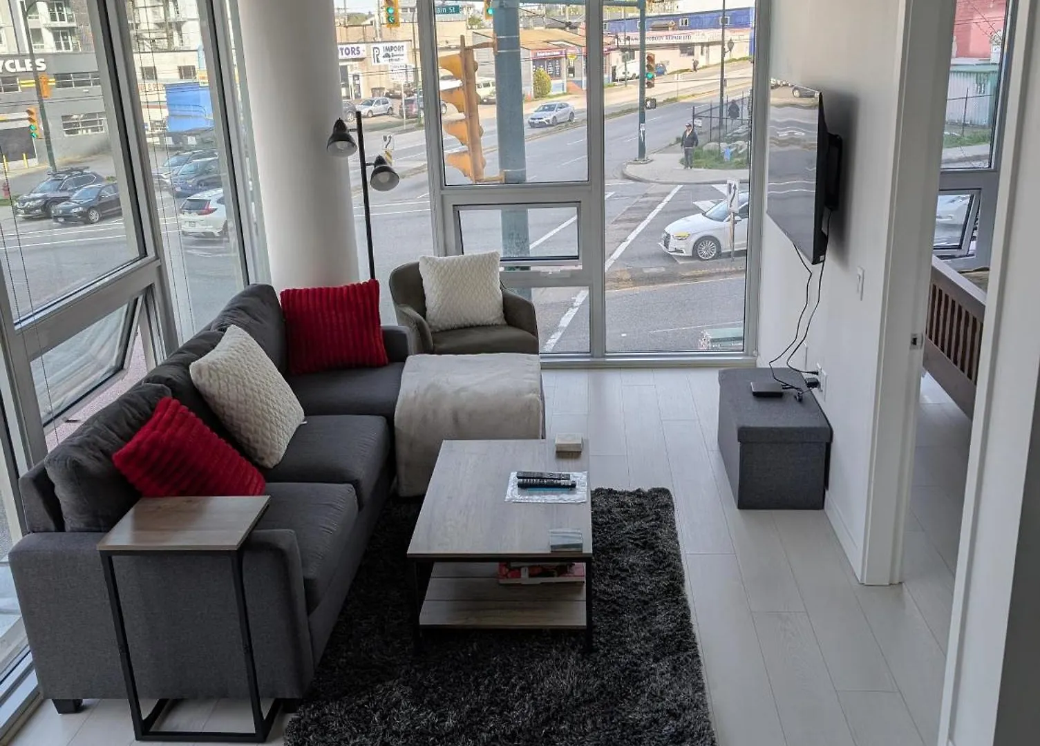 Modern 2 Bedroom Condo With Ac In Olympic Village Vancouver Apartment